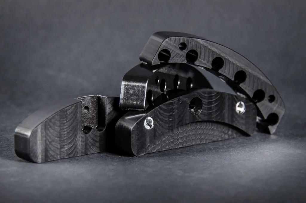 Чорны металічны механічны кампанент.